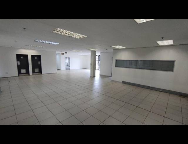 INDUSTRIAL PROPERTY TO RENT IN POMONA